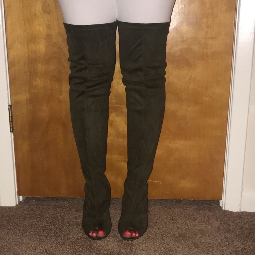 ‼️ BRAND NEW OLIVE GREEN OTK PEEP TOE BOOTS ‼️